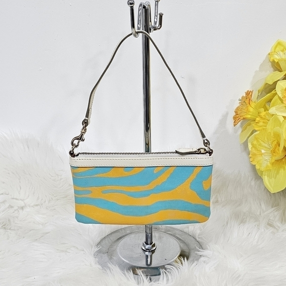 Dooney & Bourke  clutche yellow white and blue - Picture 3 of 9